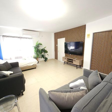 Barak Royal Suites 20 Garden Jacuzzi - ג'קוזי בחצר Eilat Exterior photo