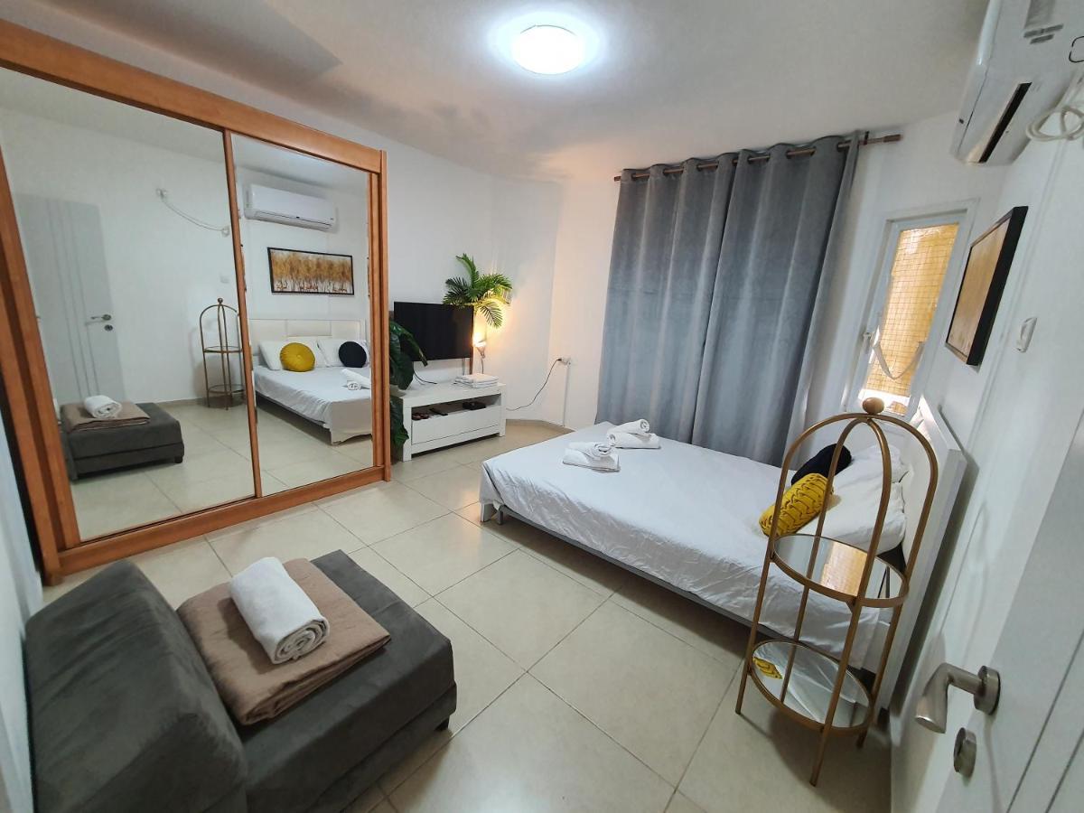 Barak Royal Suites 20 Garden Jacuzzi - ג'קוזי בחצר Eilat Exterior photo