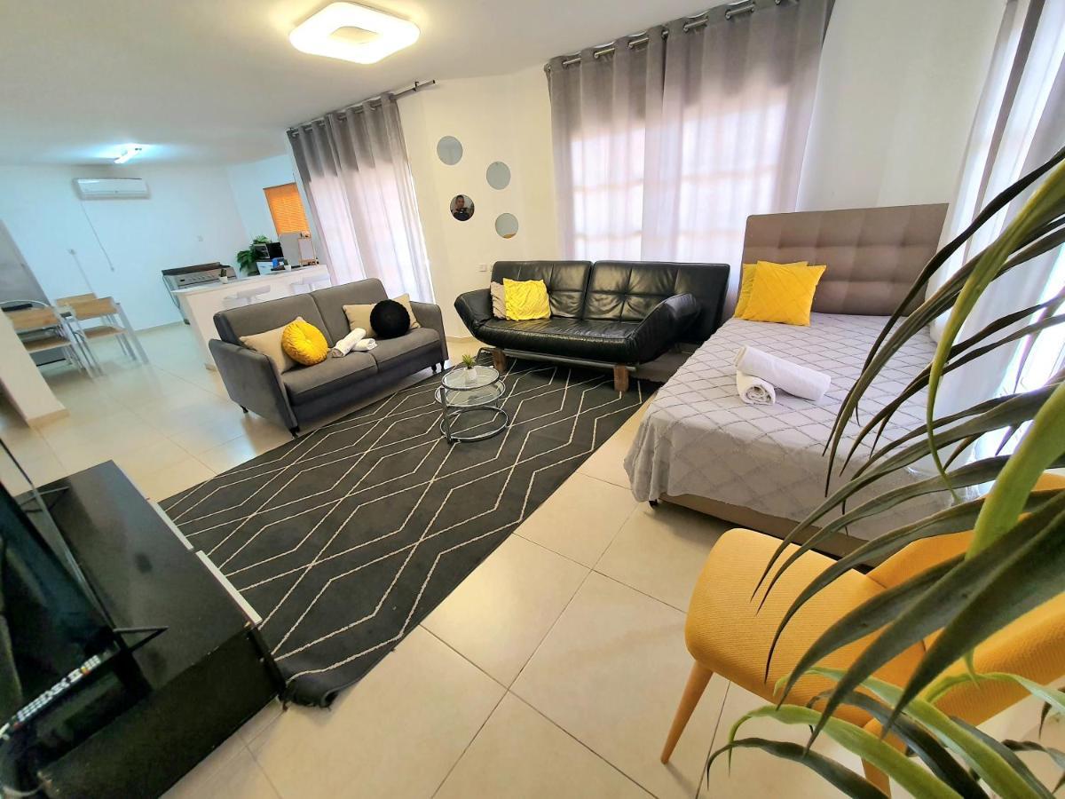 Barak Royal Suites 20 Garden Jacuzzi - ג'קוזי בחצר Eilat Exterior photo