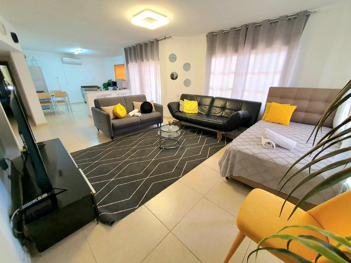 Barak Royal Suites 20 Garden Jacuzzi - ג'קוזי בחצר Eilat Exterior photo