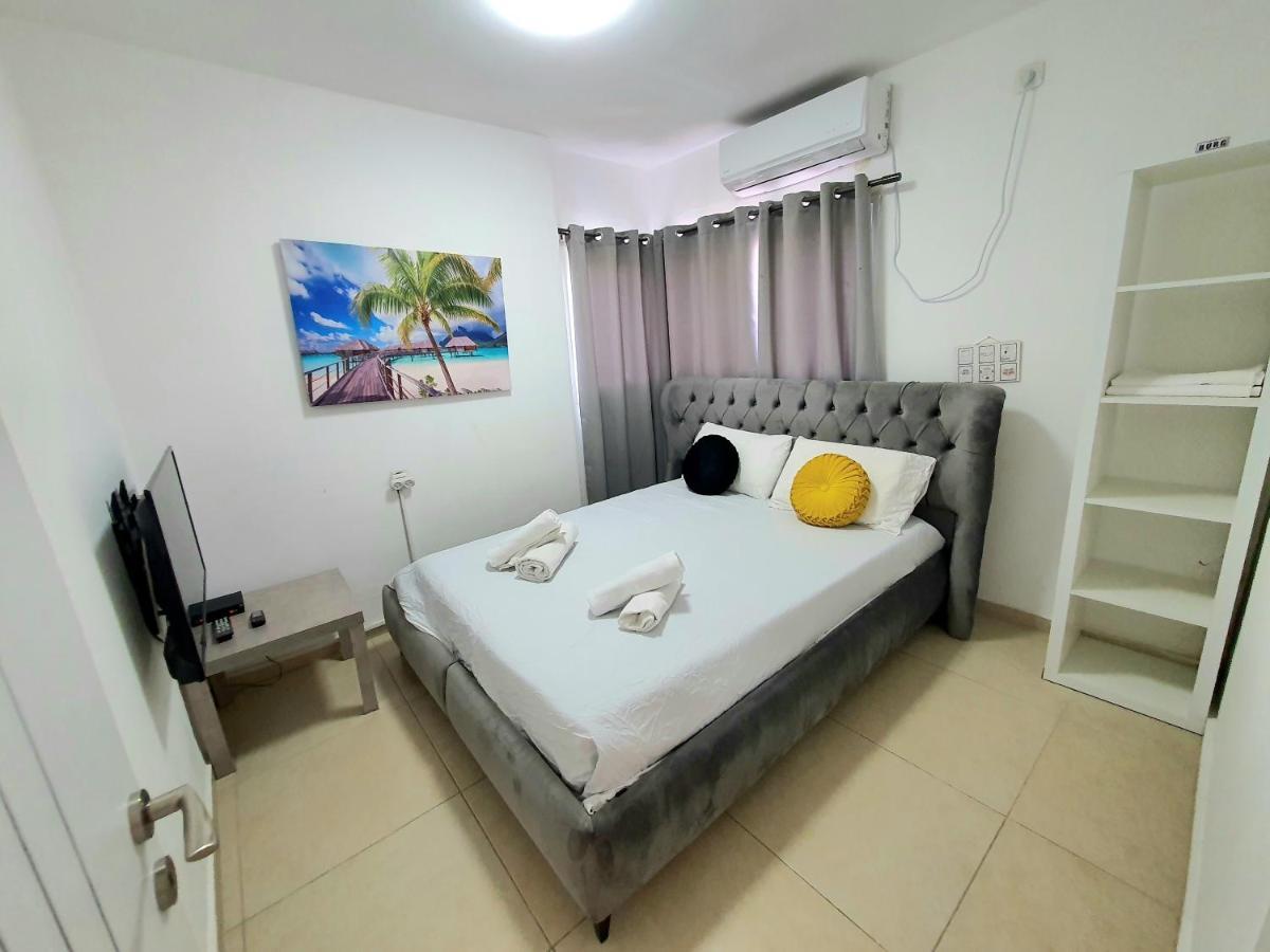 Barak Royal Suites 20 Garden Jacuzzi - ג'קוזי בחצר Eilat Exterior photo